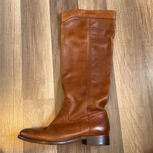 Frye riding boots size 6 1/2, never warn, beautiful warm brown